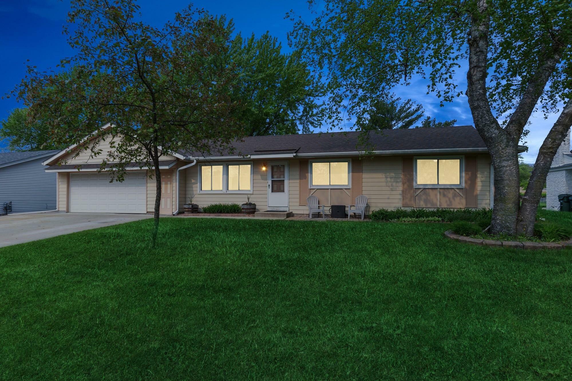 Property Photo:  952 Duchess Lane  MN 55124 