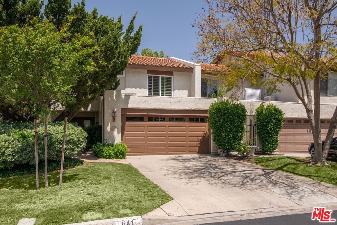 Property Photo: 641 Racquet Club Ln CA 91360