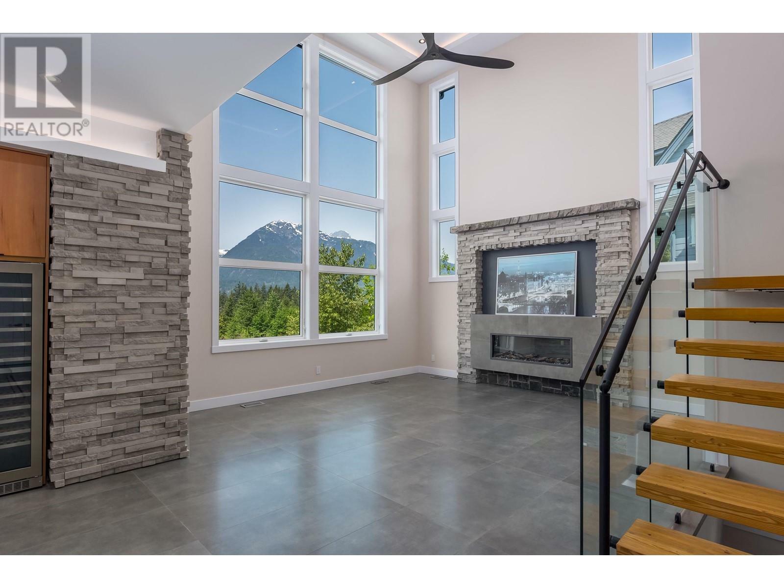 Property Photo:  40868 The Crescent  BC V8B0R9 