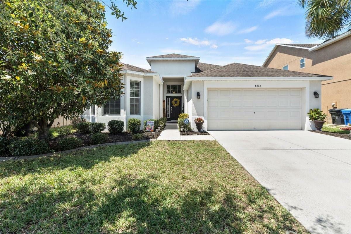 Property Photo:  8304 Deerland Bluff Lane  FL 33578 