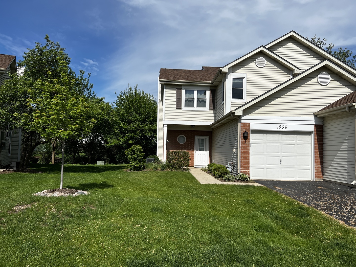 Property Photo:  1556 Darien Lake Drive  IL 60561 