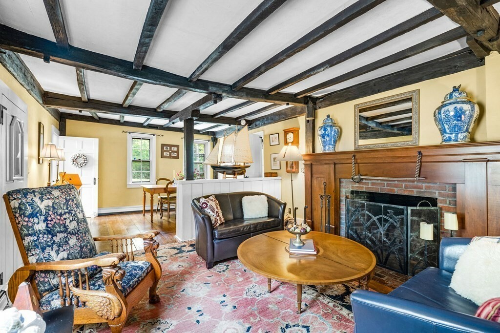 Property Photo: 11 Mann Hill Rd MA 02066