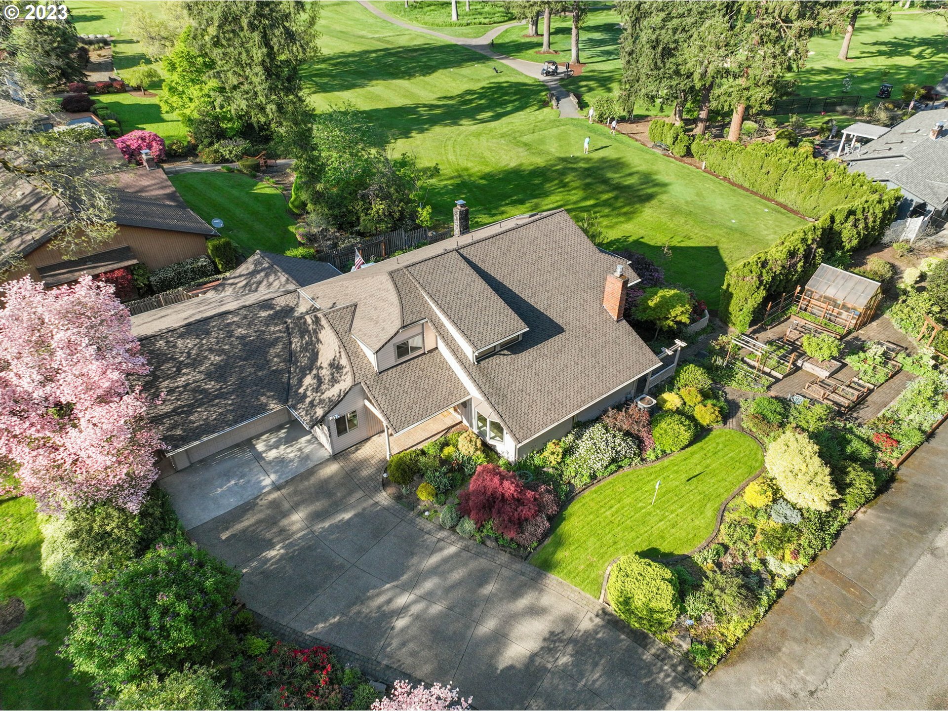 Property Photo: 9000 NE Royal Oaks Dr WA 98662