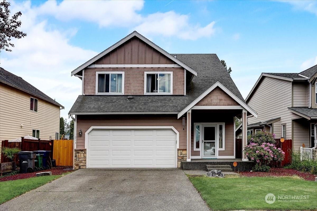 Property Photo: 213 Eastgate Avenue N WA 98047