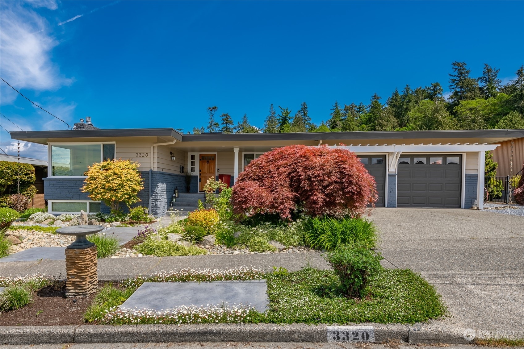 Property Photo:  3320 Frater Avenue SW  WA 98116 