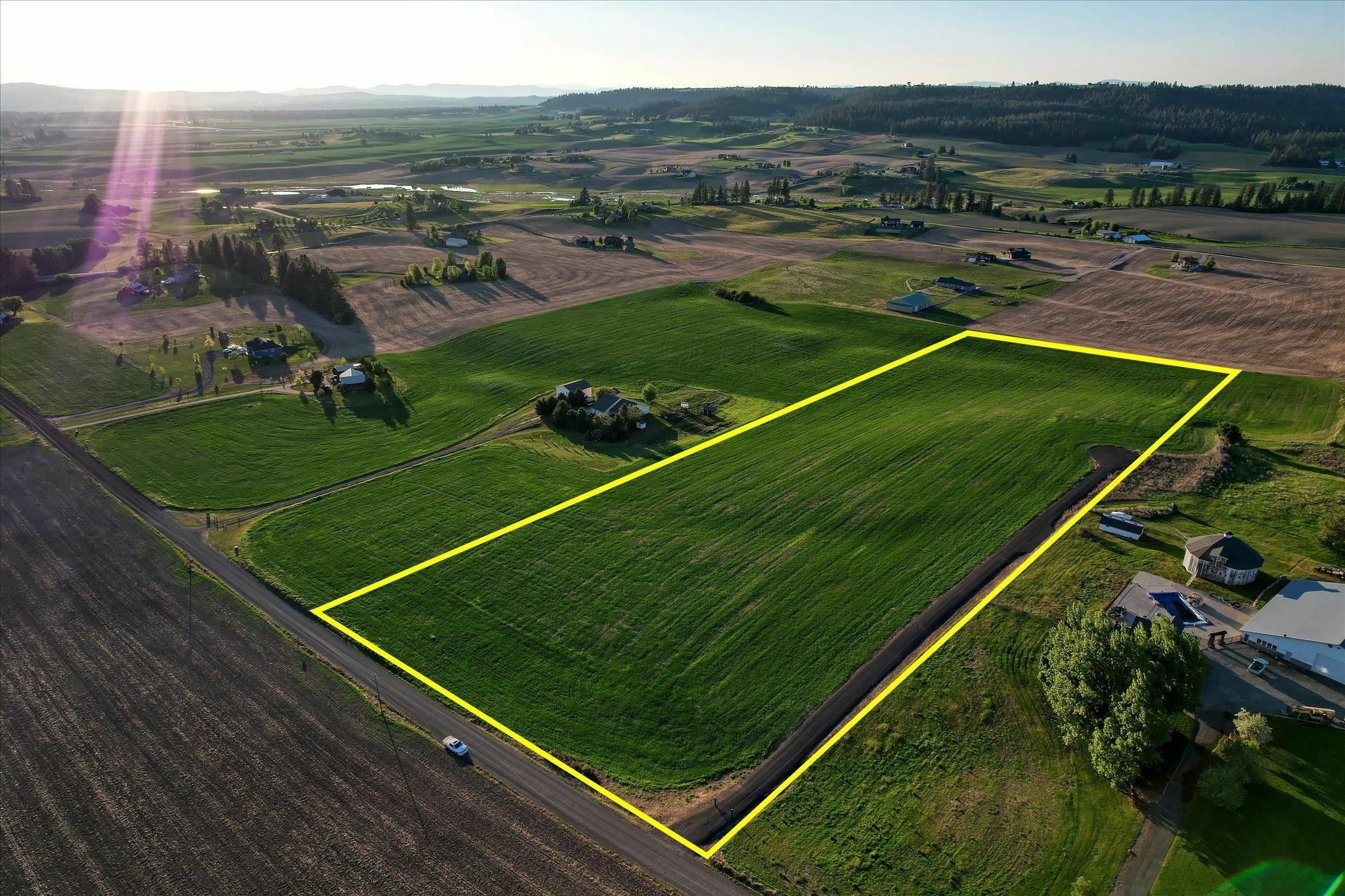 Property Photo: 11425 E Kronquist Rd WA 99021