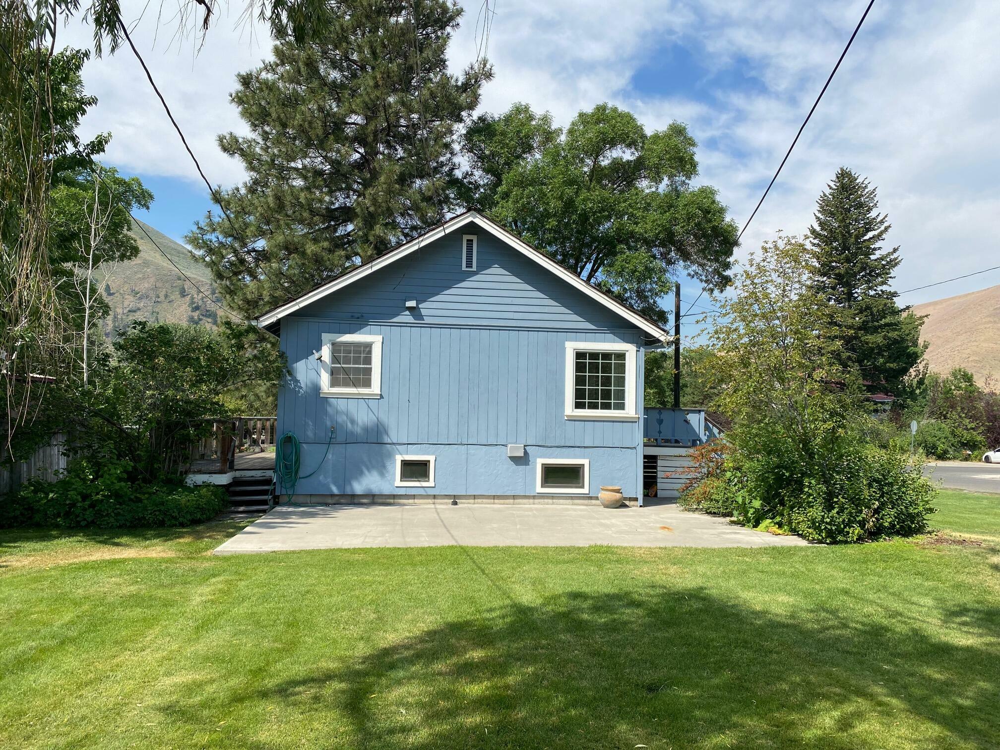 Property Photo: 12 W Elm St ID 83333