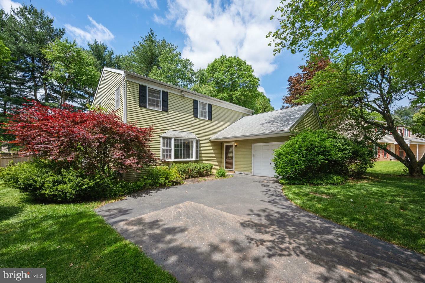 Property Photo:  915 Pickering Drive  PA 19067 