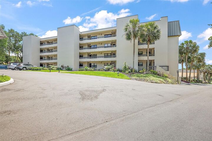 Property Photo:  501 W Old US Highway 441 C405  FL 32757 