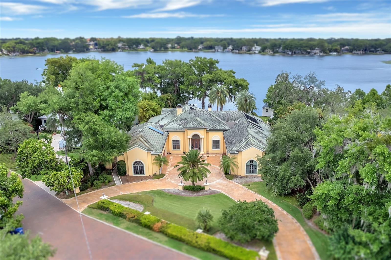 Property Photo: 411 Lakewood Drive FL 32789