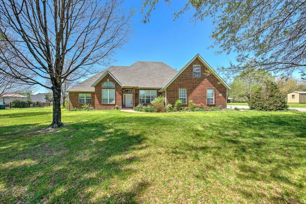 Property Photo:  867 S Elm Springs Road  AR 72762 