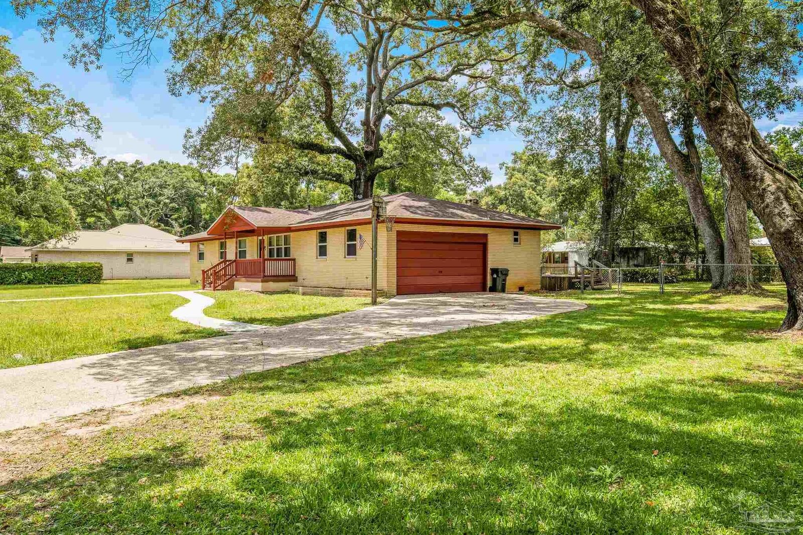 Property Photo:  120 Dodge Dr  FL 32503 