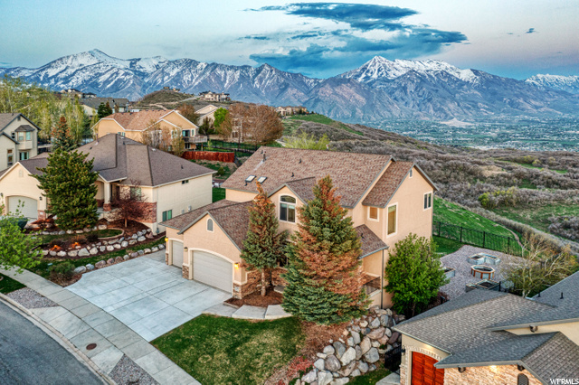 Property Photo: 1798 E Longbranch Ct UT 84020