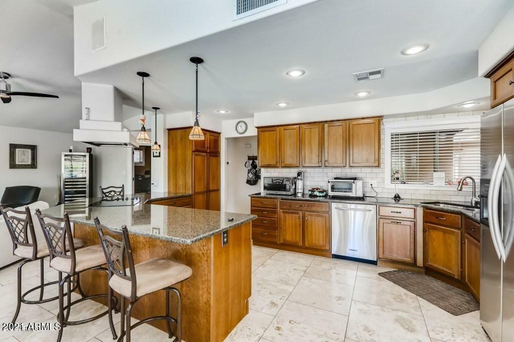 Property Photo: 7767 E Rose Lane AZ 85250