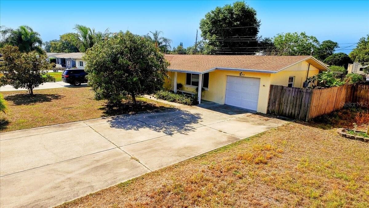 Property Photo: 10918 114th Place FL 33778