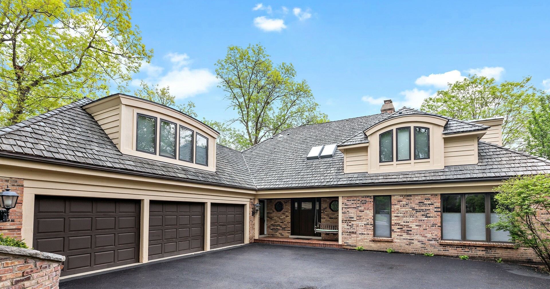 Property Photo: 1741 Ridgewood Lane E IL 60025