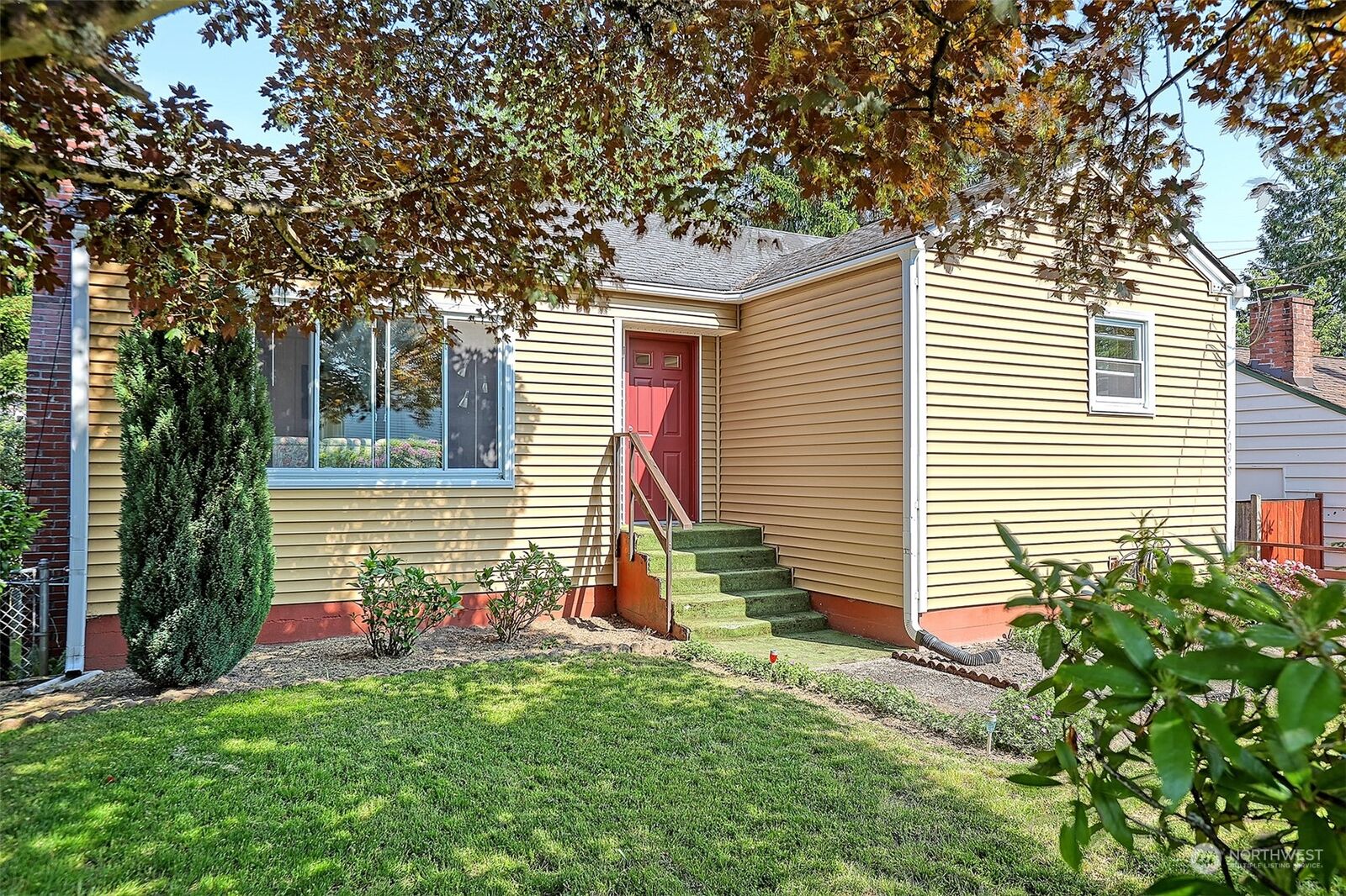 3 bed Seattle home for sale 11058 Fremont Avenue N, Seattle, WA 98133