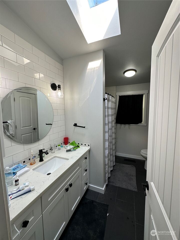 Property Photo:  18609  66th Avenue W  WA 98037 