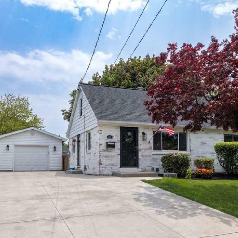 Property Photo: 3027 W 23rd Street PA 16506