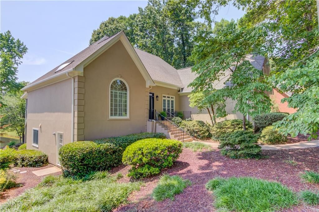 Property Photo: 487 Coopers Pond Drive GA 30044