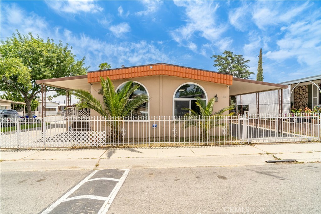 Property Photo:  1025 S Riverside Avenue 28  CA 92376 