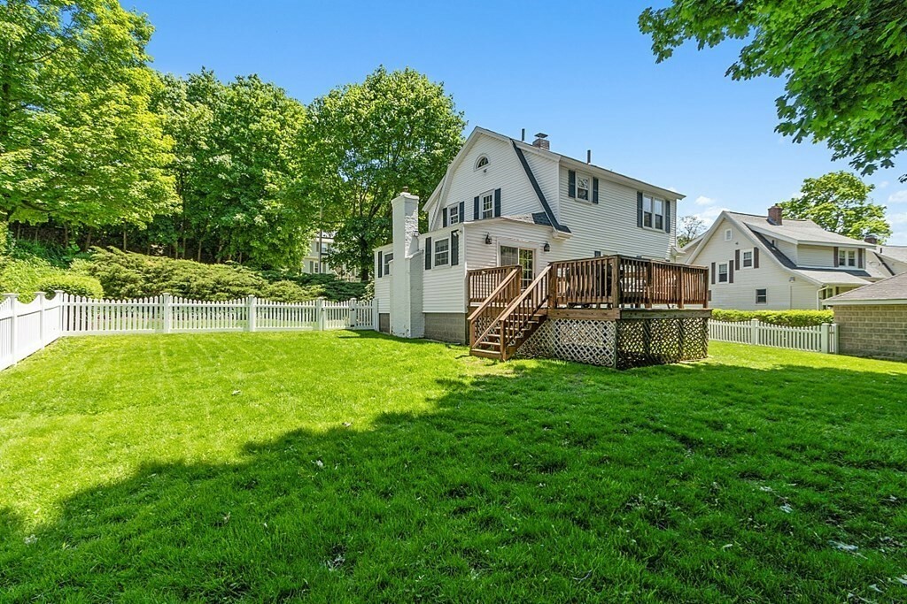 Property Photo:  61 Havelock Rd  MA 01602 