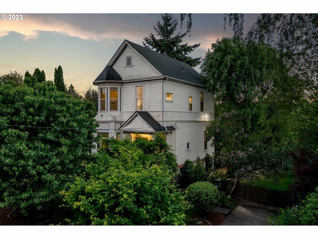 Property Photo: 3723 N Missouri Ave OR 97227