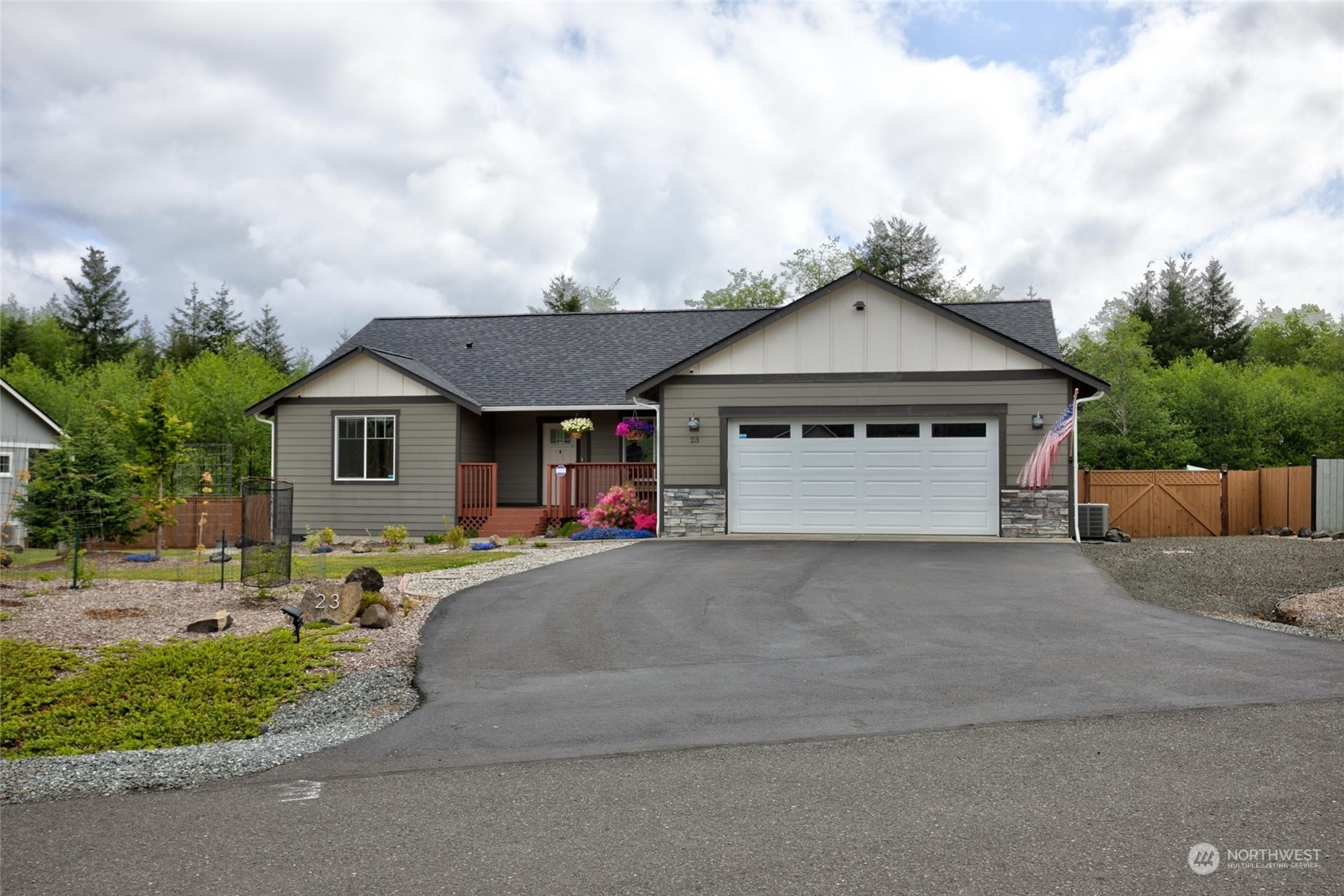 Property Photo:  23 Ridgetop Lane  WA 98541 