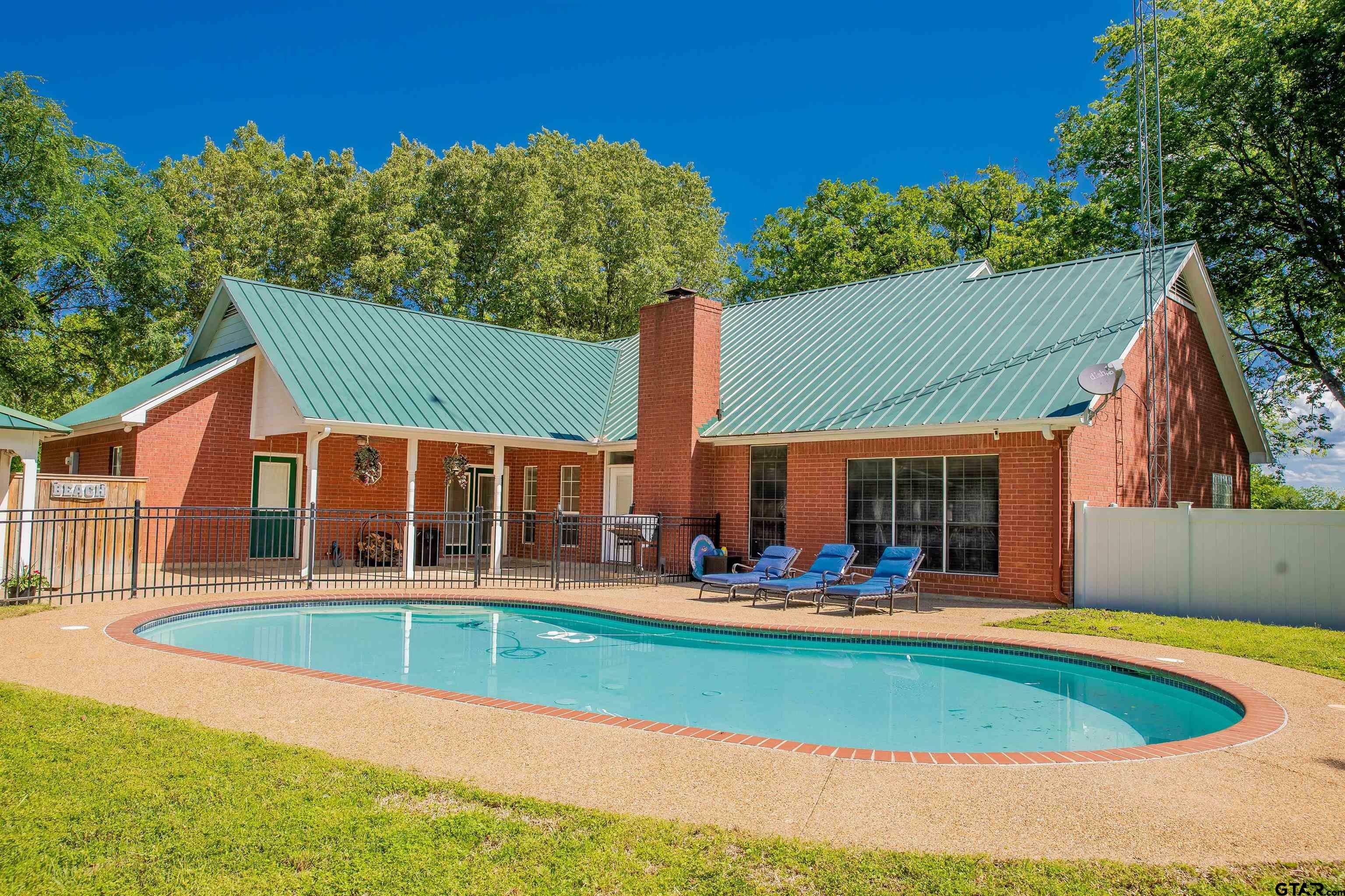 Property Photo: 22205 US Hwy 69 N. TX 75771