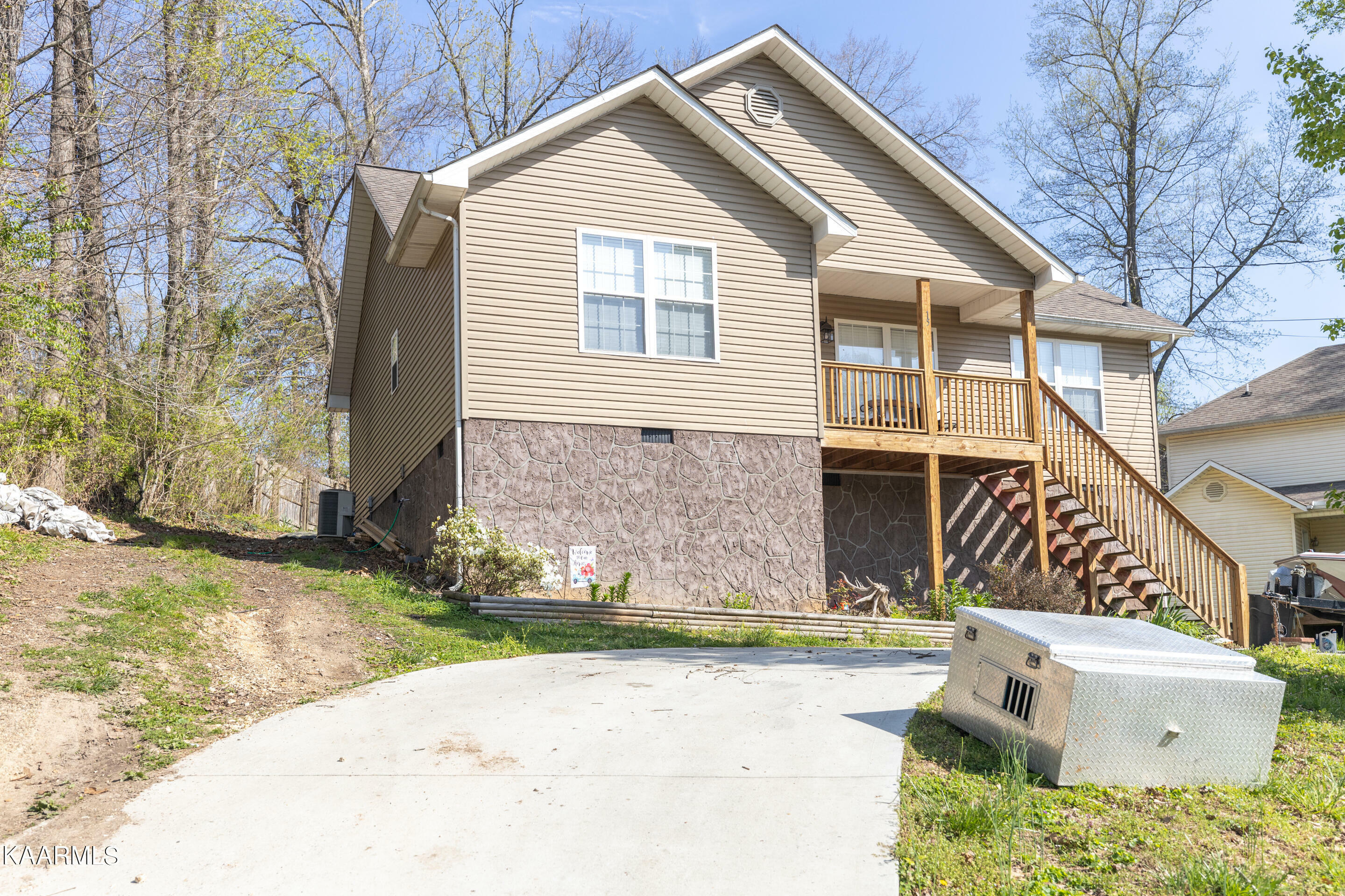 Property Photo:  115 E Woodland Court  TN 37766 