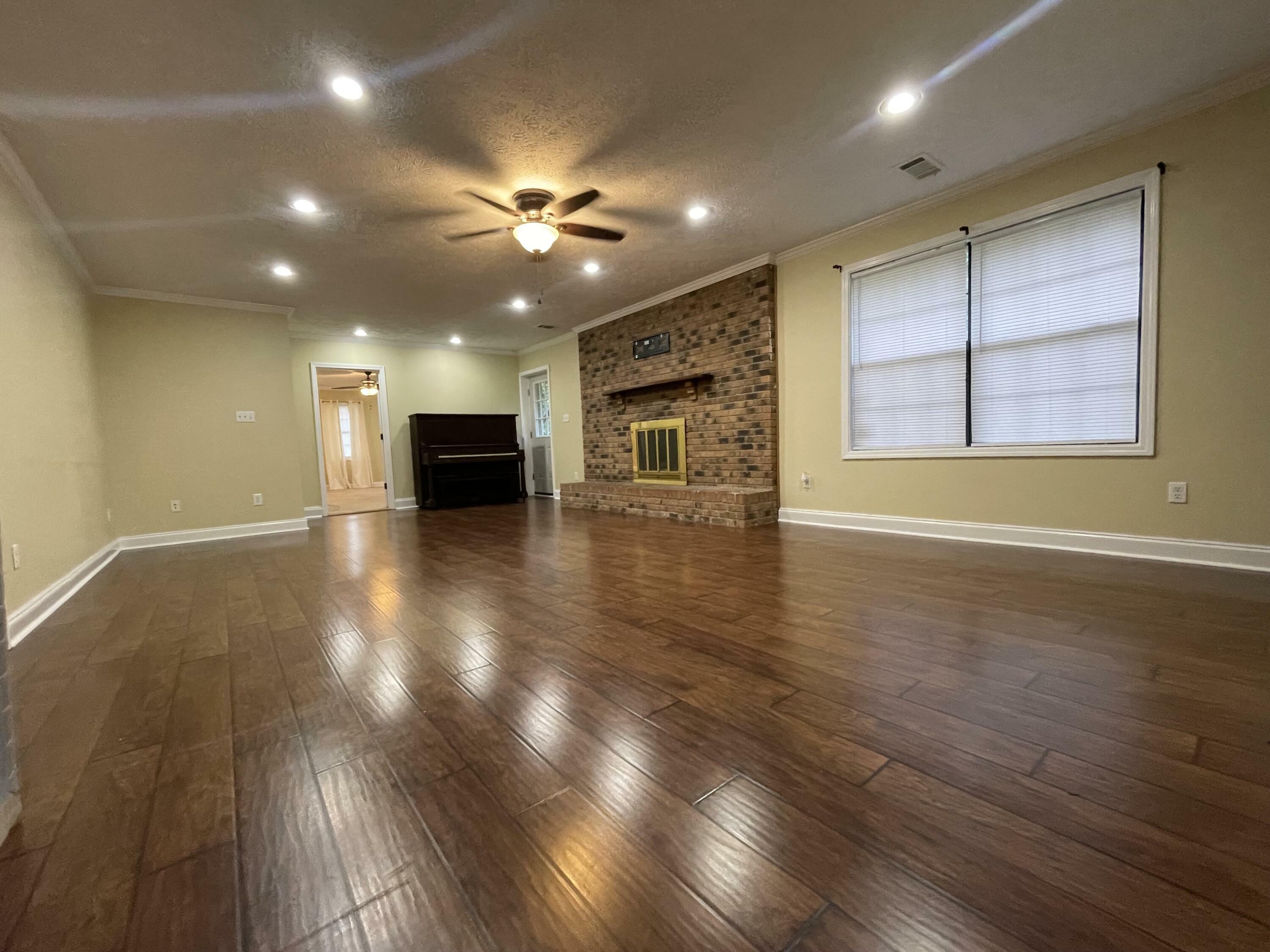Property Photo: 4 Cr 1195 MS 38829