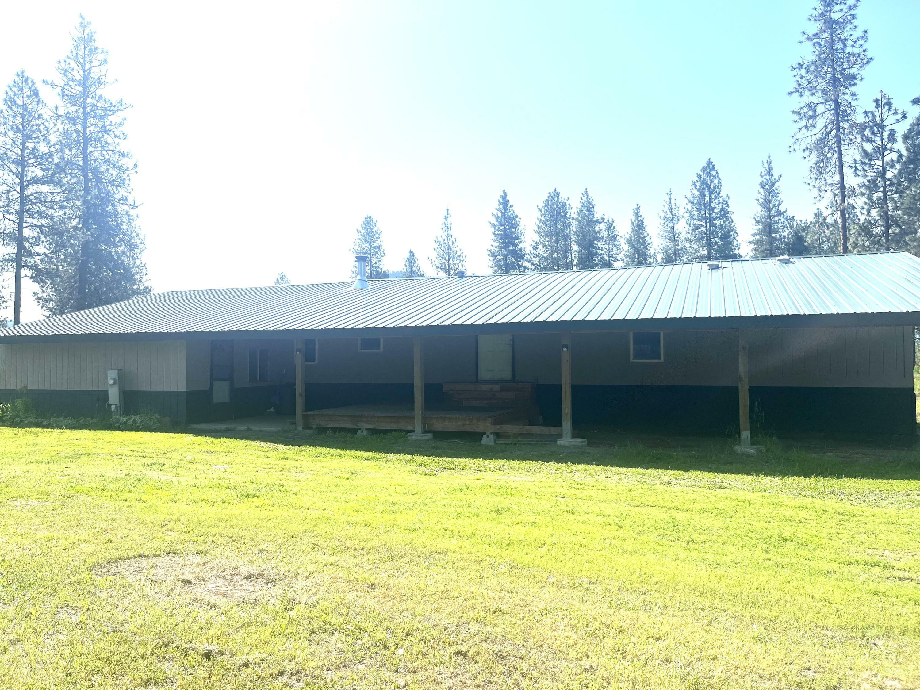 Property Photo:  778 Adam Sherry Rd  WA 99114 