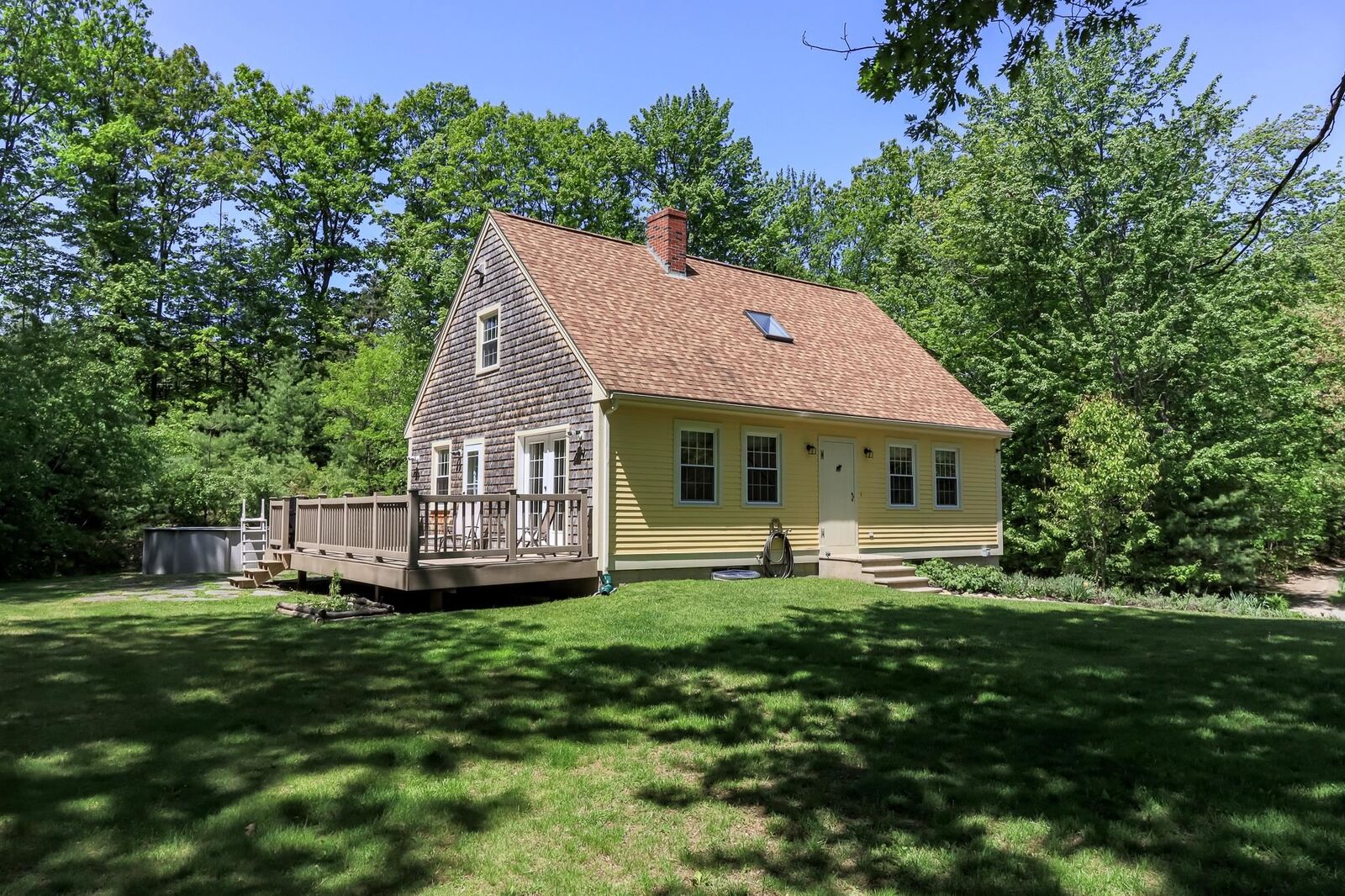 Property Photo:  51 Greenfield Road  NH 03070 
