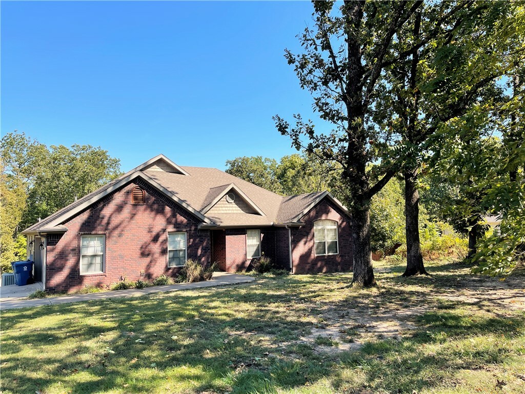 Property Photo:  2 Hampton Circle  AR 72715 