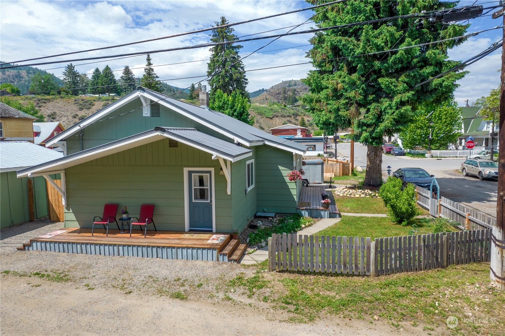 Property Photo:  203 4th Avenue E  WA 98856 