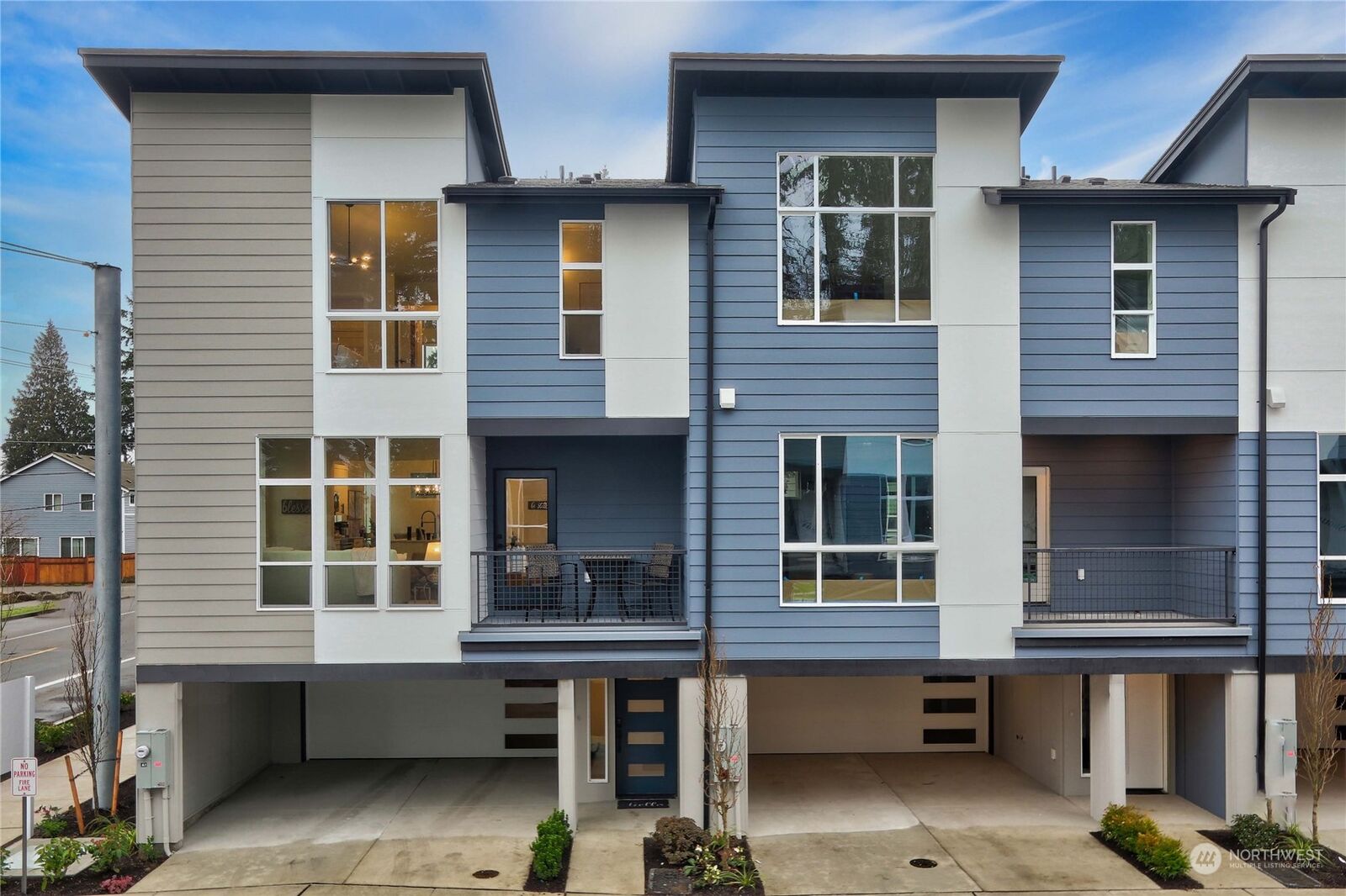 Property Photo:  13710 Ash Way A1  WA 98204 