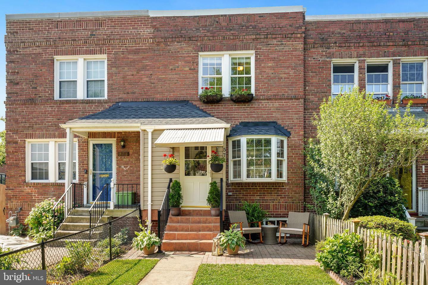 571 E Nelson Avenue E  Alexandria VA 22301 photo