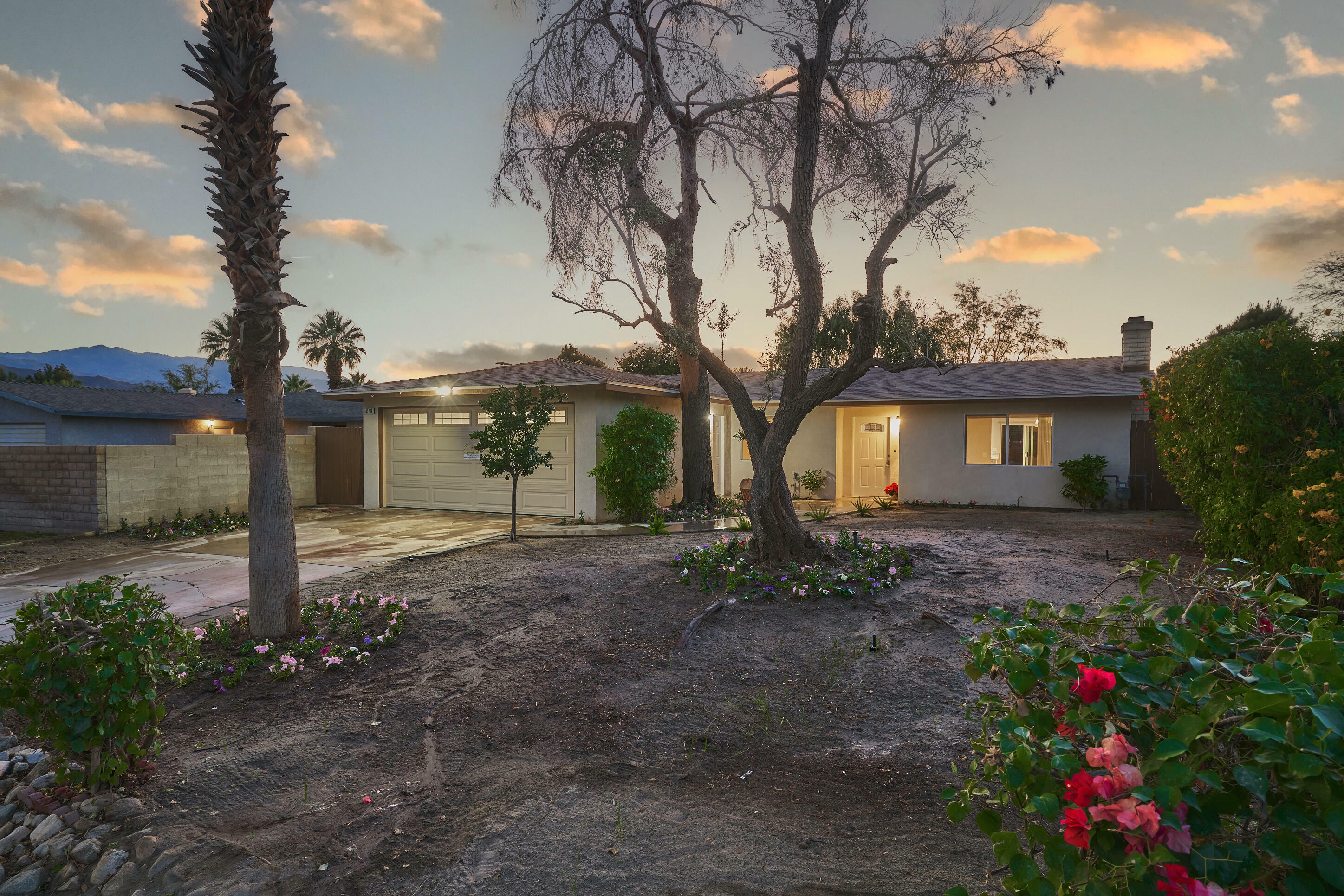 43731 Virginia Avenue  Palm Desert CA 92211 photo