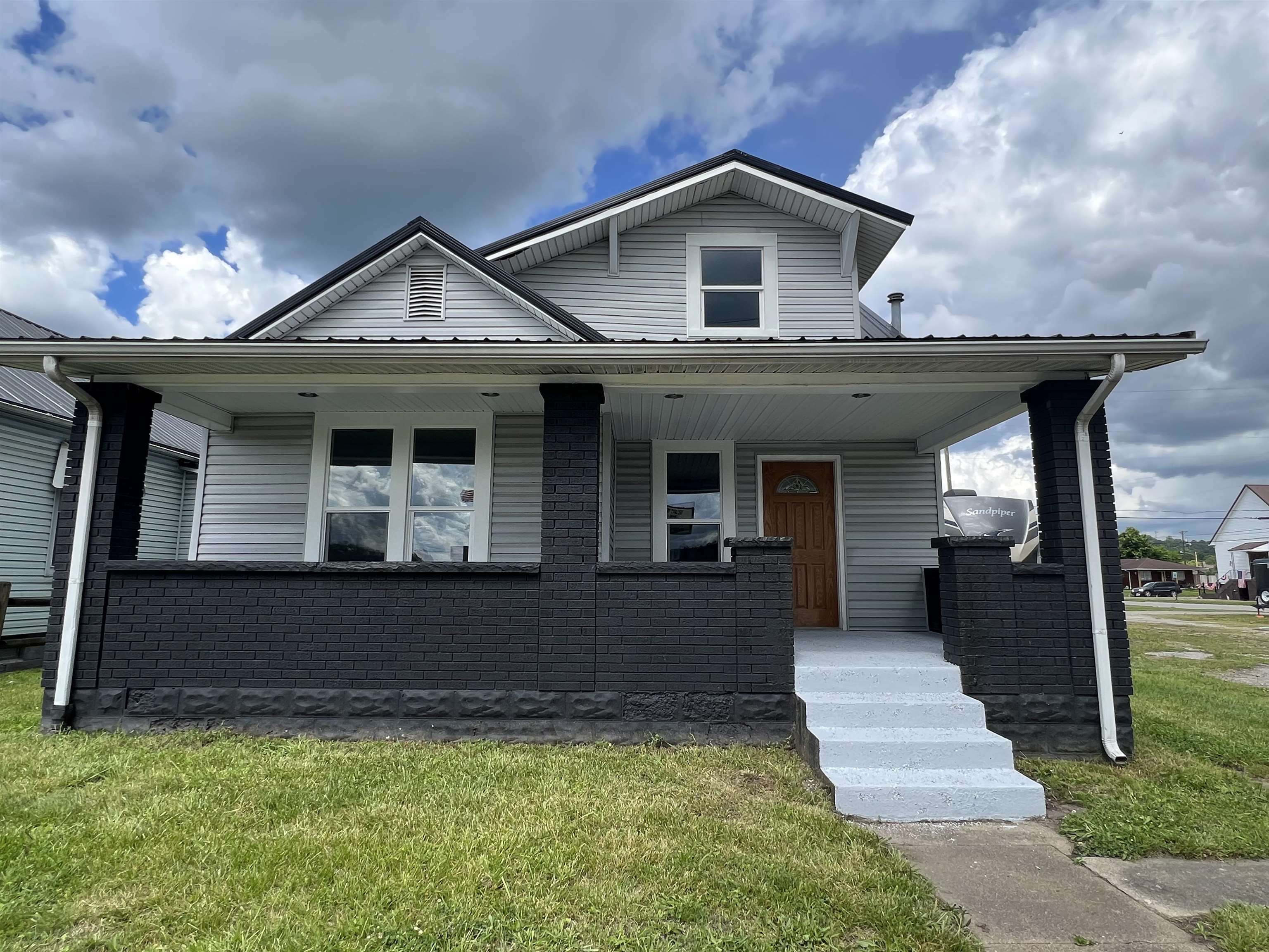 Property Photo: 3033 S 3rd OH 45638
