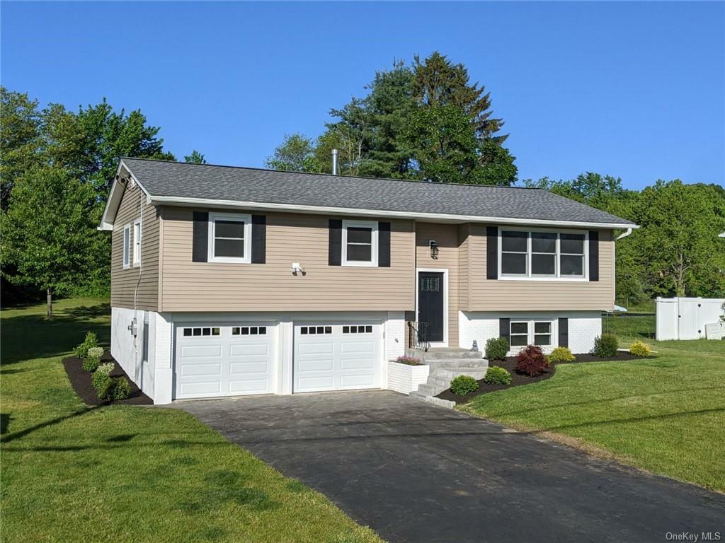 Property Photo:  8 Vorndran Drive  NY 12590 