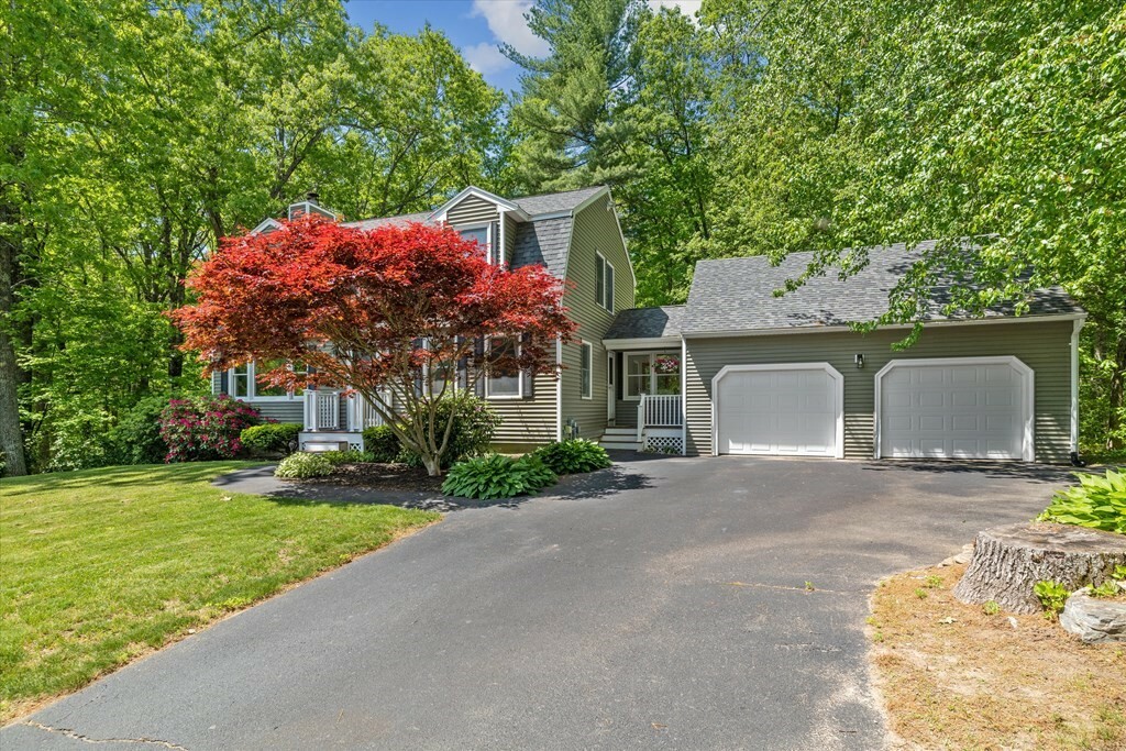 Property Photo: 150 Stonebridge Dr MA 01826