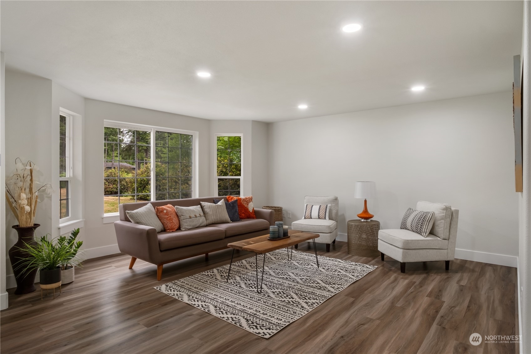 Property Photo: 31 E Lambeth Way WA 98584