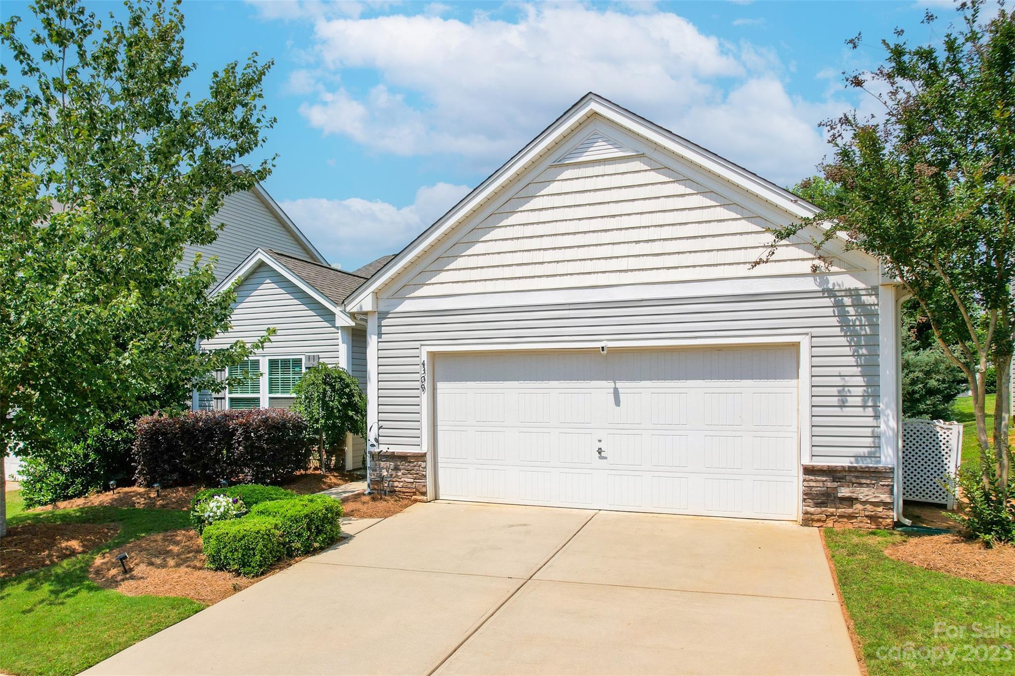 Property Photo: 4309 Hampstead Heath Drive NC 28173