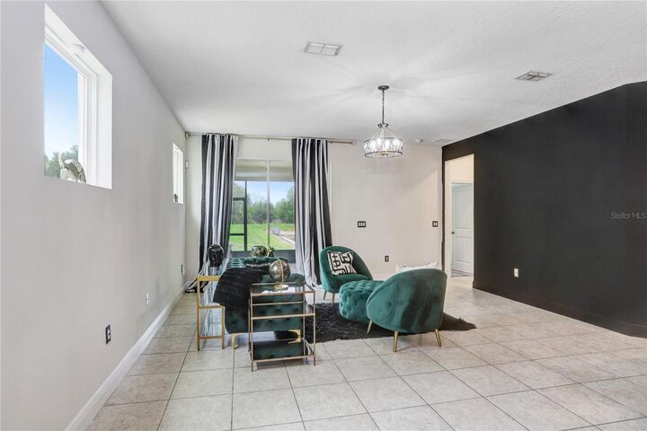 Property Photo:  10206 Newel Valley Loop  FL 33569 