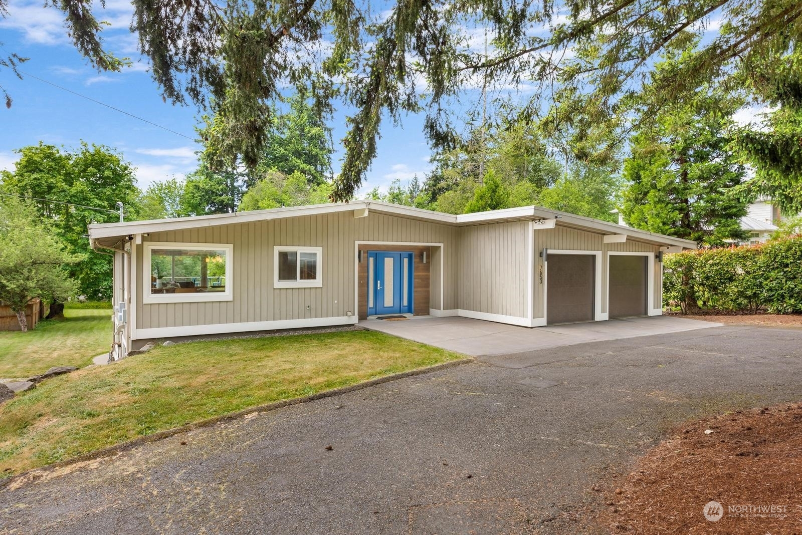 Property Photo:  7653 116th Avenue SE  WA 98056 