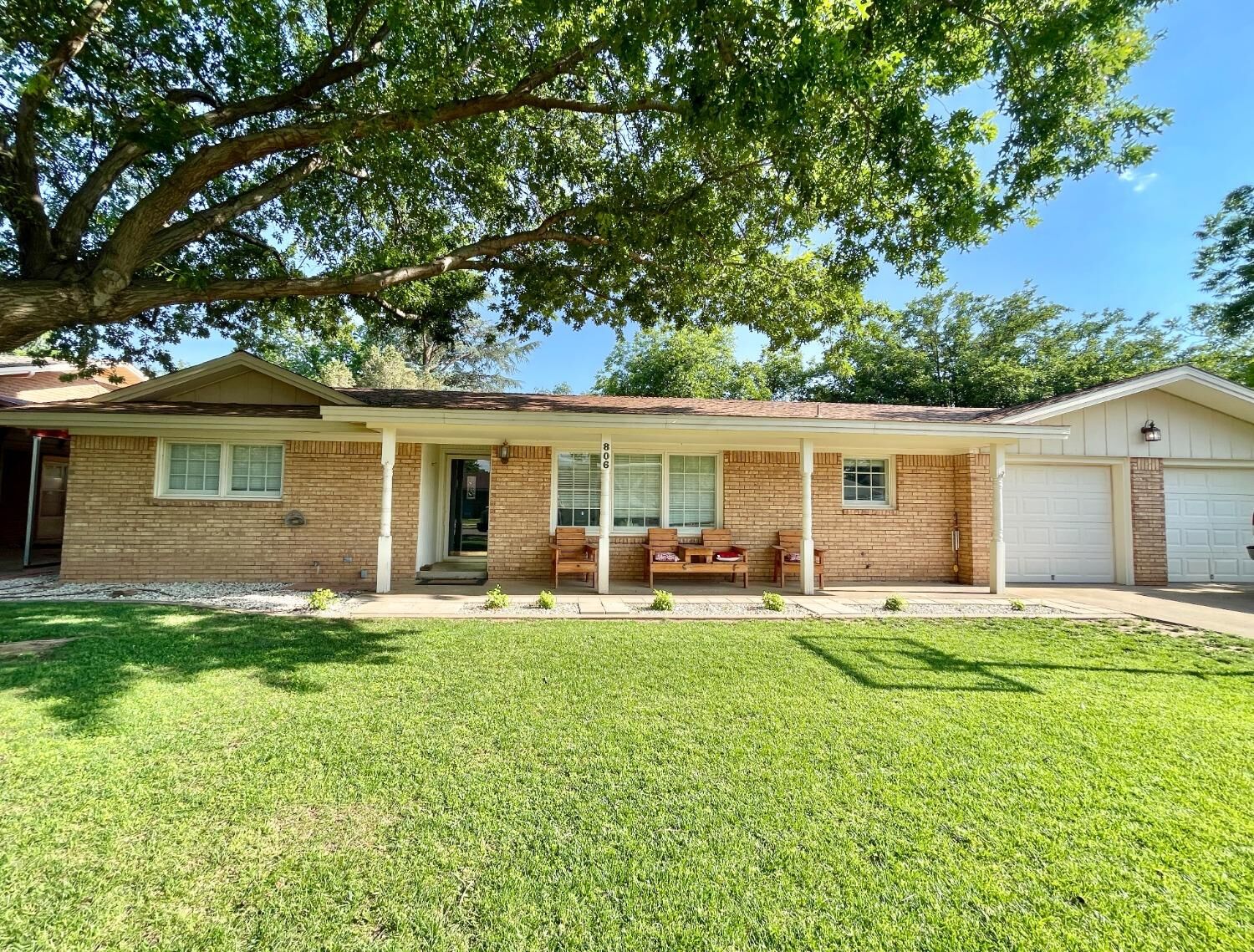 Property Photo: 806 W 6th Street TX 79329