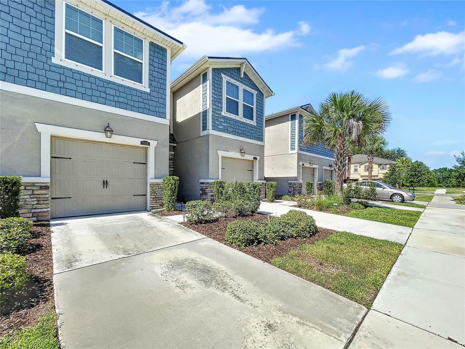 Property Photo:  11528 Cambium Crown Drive  FL 33569 