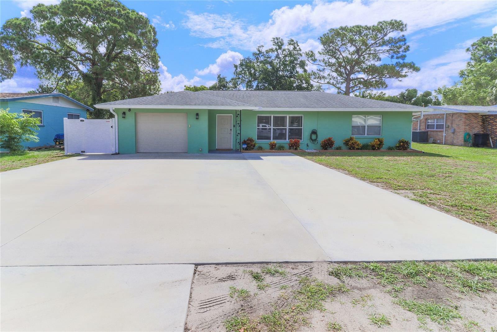 Property Photo:  2711 24th Street W  FL 34205 