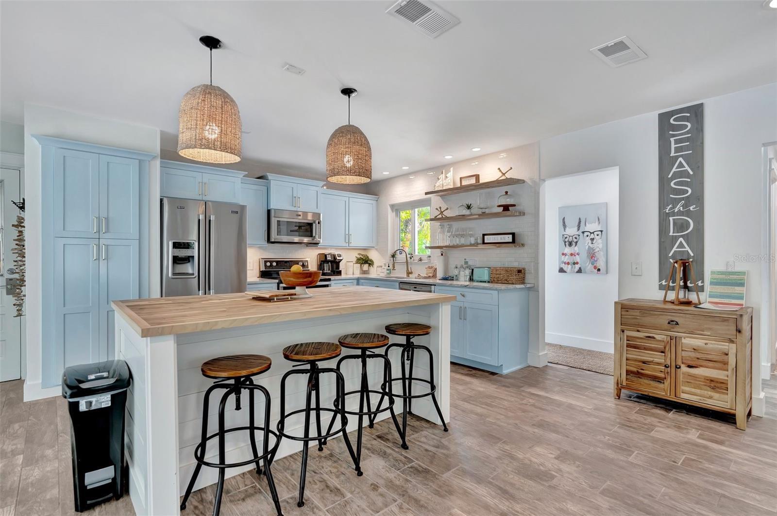 Property Photo:  155 Crescent Drive  FL 34216 