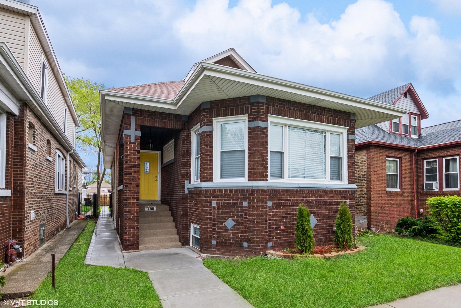 Property Photo:  7811 S Calumet Avenue  IL 60619 